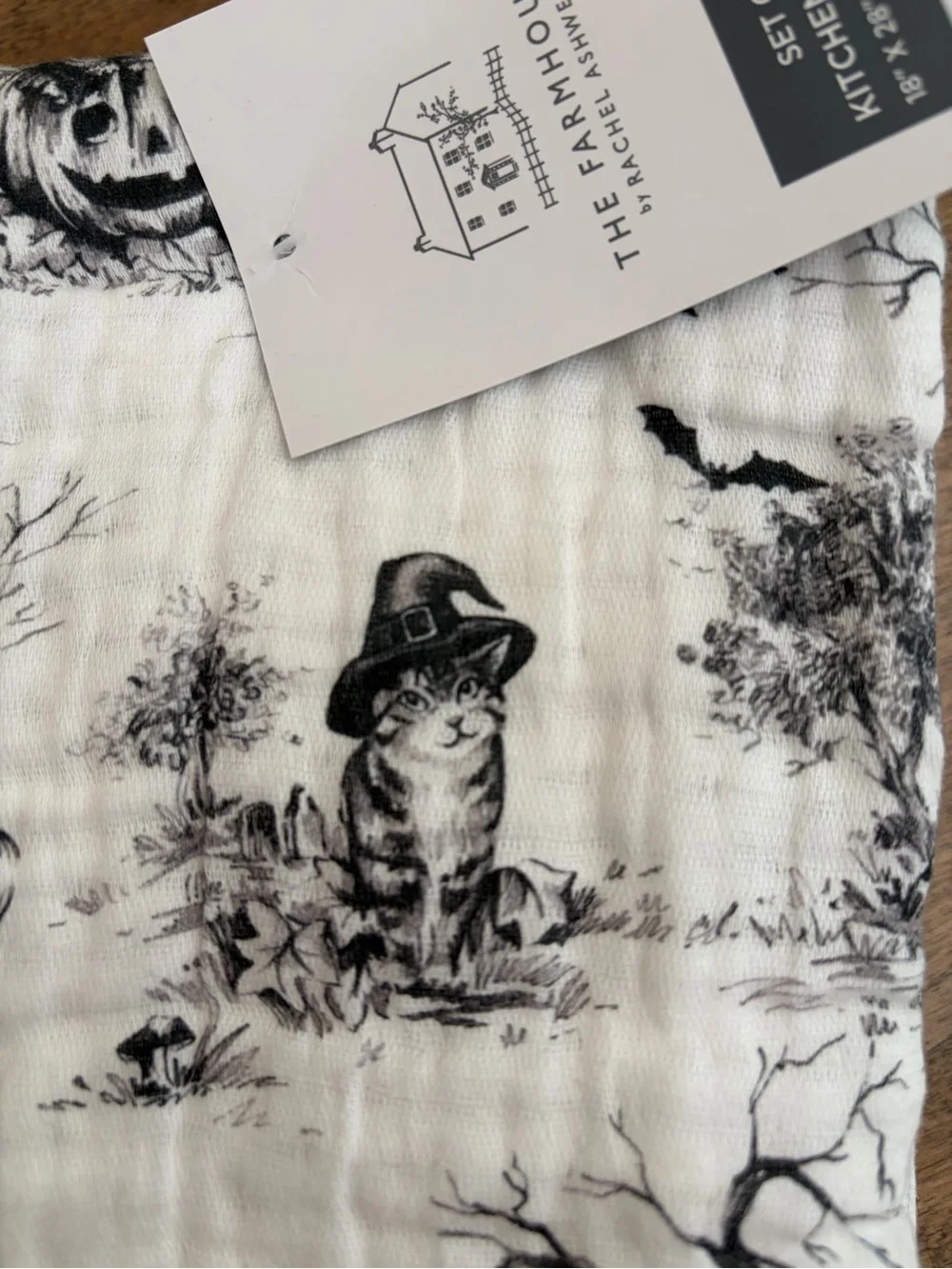 Kitty Cat Halloween towels Cats in costumes (3)